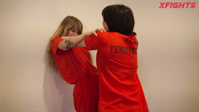 Girl Fight Champion - Charlie & Seven - Two sexy prisoners got into a brutal catfight