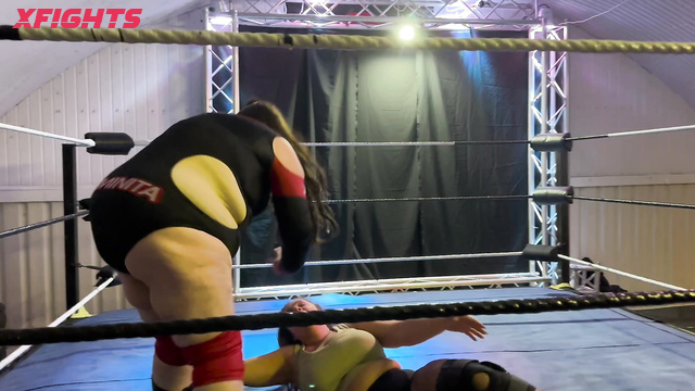 power girls pro wrestling - Nadia & Dominita - BBW put on some hardcore wrestling
