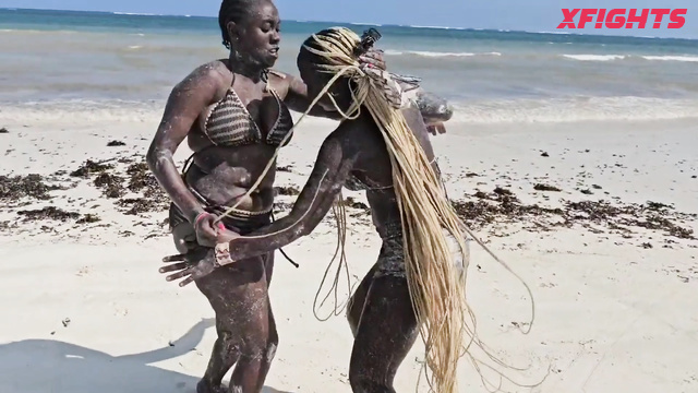 Black Beauty Bra Lers - Essa & Gracey - Black girls have a brutal fight on the beach