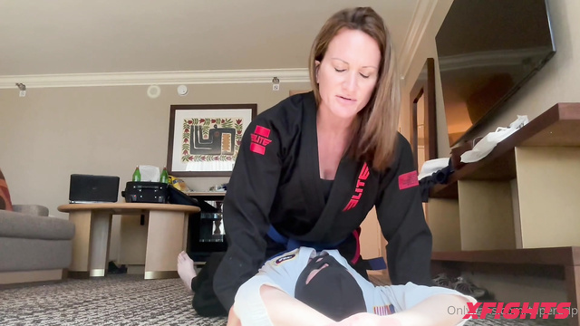 Taperedphysique - Milf in kimono showed guy who's boss