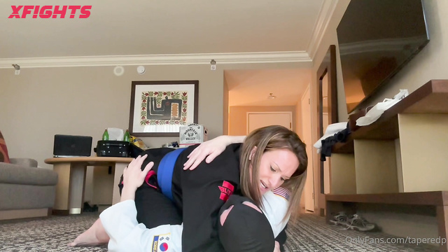 Taperedphysique - Milf in kimono showed guy who's boss