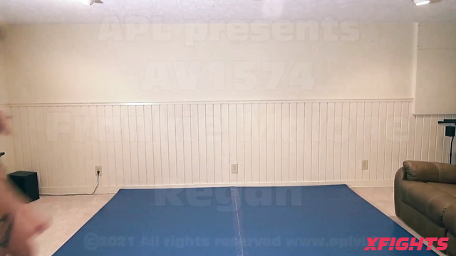 APLCompetitiveandFetishvideos - Frankie vs Regan - Interracial girls wrestle on mats