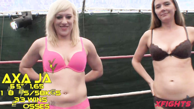 APL Competitive and Fetish videos - Axa & Star - Blondes have a rough facesitting fight