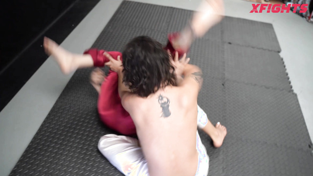AplCompetitiveAndFetishVideos - Av1854 Crystal & Peyton Topless fight between two beauties