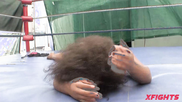 APL Competitive and Fetish videos - Axa vs Yasmine - Interracial girls wrestling naked