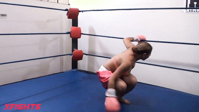 Hit The Mat Boxing And Wrestling - Darrius boxes with Crystal in the ring