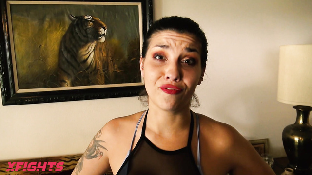 Hanz Vanderkill's Battle Theatre - Mia & Hanz - Wrestling with a hot tattooed brunette