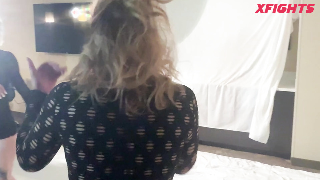 Girls Next Door Brawls - Dallas & Arian - Sexy blondes beat each other hard