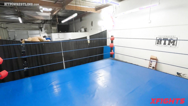 Hit The Mat Boxing And Wrestling - Bella - Boxing with a hot busty blonde