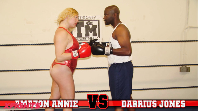Hit The Mat Boxing And Wrestling - Amazon & Darrius, Black guy had a boxing match with BBW