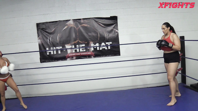 Hit the Mat Boxing and Wrestling - Denise vs KK Qing Boxing Part 1