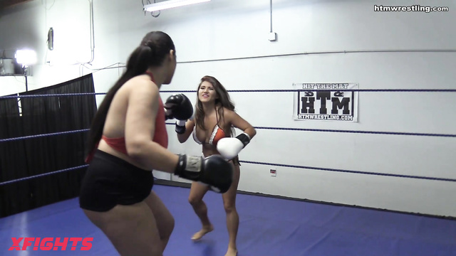 Hit the Mat Boxing and Wrestling - Denise vs KK Qing Boxing Part 1