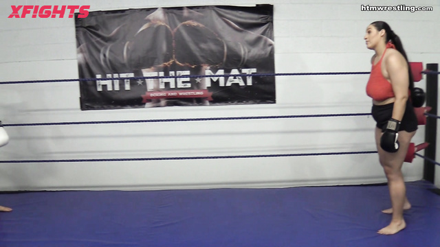 Hit the Mat Boxing and Wrestling - Denise vs KK Qing Boxing Part 2