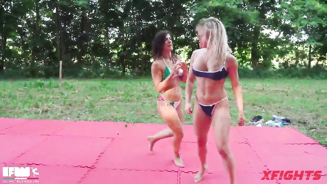 Italian Female Wrestling - IFW217 Bianca vs Pamela Catfight Slapping