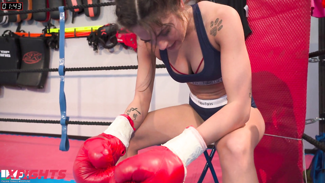 Italian Female Wrestling IFW - BX005 Andrea vs Luna Boxing Match Part B