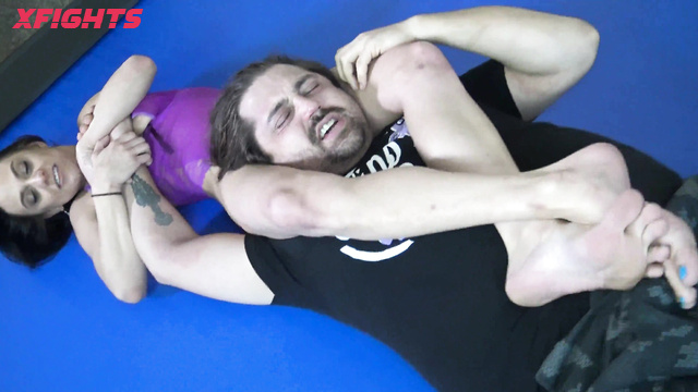 Maria Jade - Maria's Vicious Headscissor Beating Athena Fight