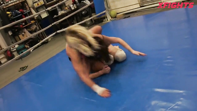 Female Wrestling Zone FWZ - Sheena vs Zsuzsa