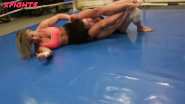 Female Wrestling Zone FWZ - Sheena vs Zsuzsa