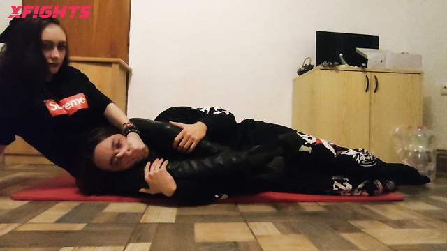 Tight Headscissors - Handsmother