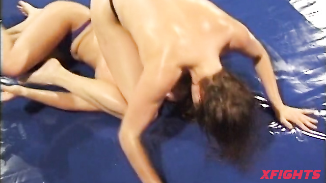 DWW-168-04 Topless Oil Wrestling - Barbara vs Antonia