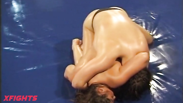 DWW-168-04 Topless Oil Wrestling - Barbara vs Antonia