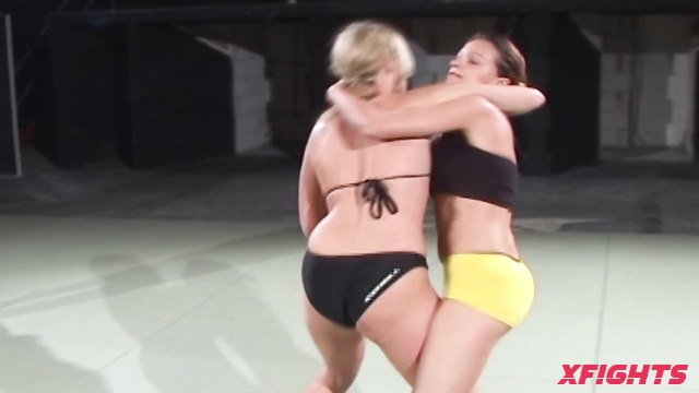 Femwin - Danni vs Isabelle: Pretty Austrian and German Show Their Aggression