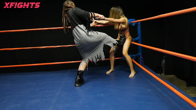 DT Wrestling - DT-1357-03HD Capri Cavanni vs Saharra Huxly Bikini Jungle Girl Fight (DTWrestling Net Worthless)