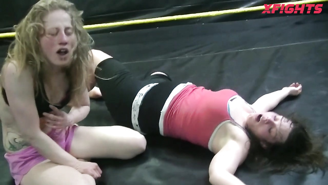 Freshfite Female Fighting - FFV122 Sammie vs Cali Hand Smother Catfight