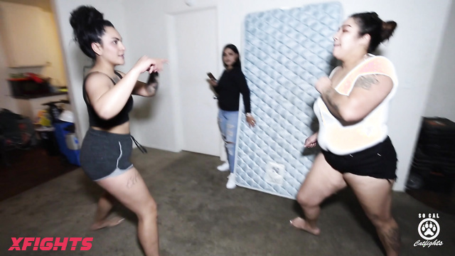 Socal Catfights - ROSEMARY & STELLA - Strong girls staged a brutal catfight