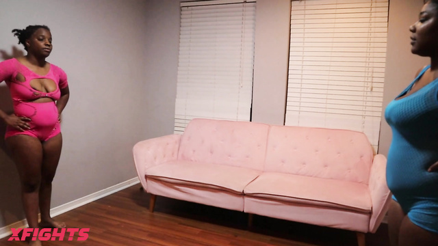 Socal Catfights - RAYA & DESTYNI - Ebony girls staged a brutal catfight