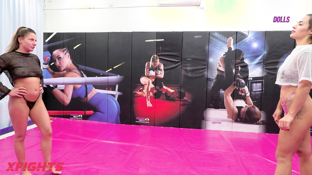 Fighting Dolls - FD6751 Bagheera vs Vera - Rough battle in slippery conditions