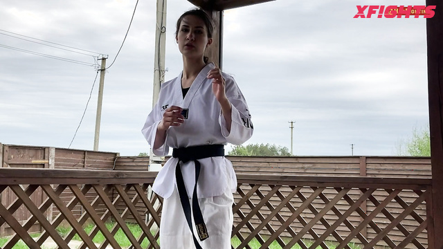 Mixfights - Sonya - A brunette demonstrates her karate skills
