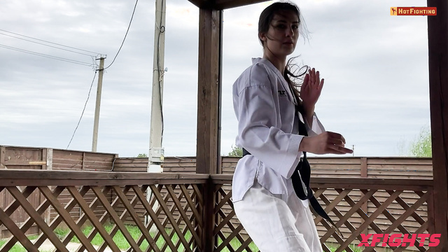 Mixfights - Sonya - A brunette demonstrates her karate skills