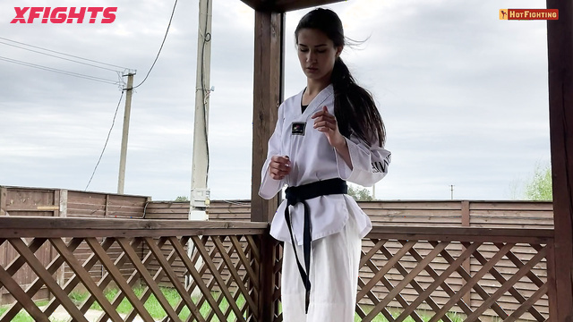 Mixfights - Sonya - A brunette demonstrates her karate skills