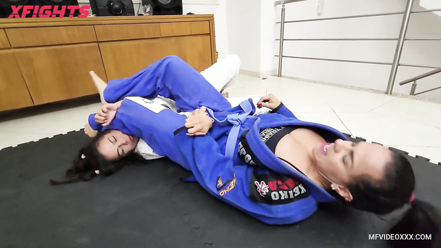 MF Video - Antonella vs Dany - Karate girls fight hard on the mats