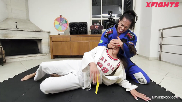 MF Video - Antonella vs Dany - Karate girls fight hard on the mats