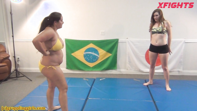 GrapplingGirlsInAction - Wrestling between a hot BBW and a skinny girl