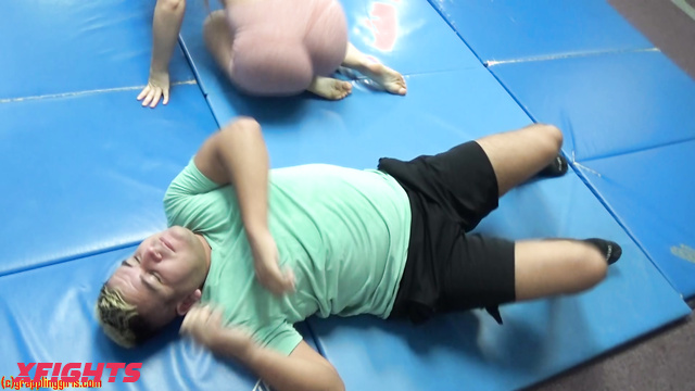 Tony Mixed Wrestling