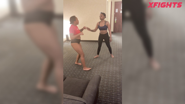 Competitive Catfights - Bri vs Savannah