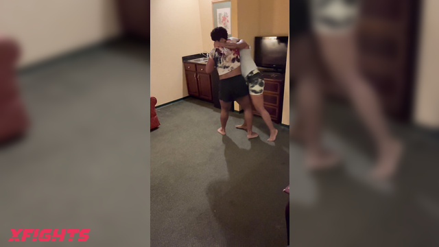 Competitive Catfights - Eboni vs Brittni