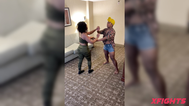 Competitive Catfights - Kay vs Eboni real fist fight