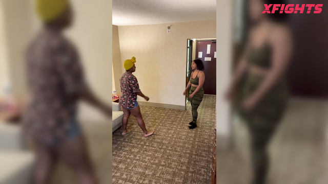 Competitive Catfights - Kay vs Eboni real fist fight