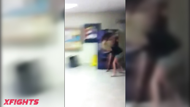 Real Catfights - Cell Phone Catfights 23