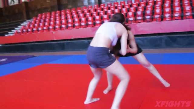 Female Wrestling Zone FWZ - Paulina vs Galya Submission Wrestling