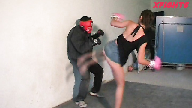 Girls Fighting - Lesly Boxing Session