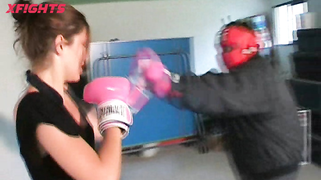 Girls Fighting - Lesly Boxing Session