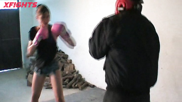 Girls Fighting - Lesly Boxing Session