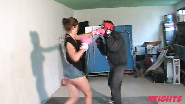 Girls Fighting - Lesly Boxing Session