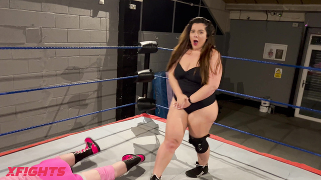 Nadia Sapphire - Mixed wrestling, low blows, scissor holds, stinkfaces and face sitting