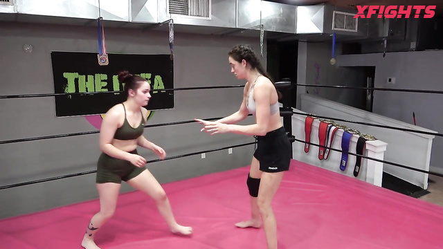 Freshfite Female Fighting - FFV423 Top Indy Pro Wrestler Rebel Kel vs Liza Winterz Extreme Fight